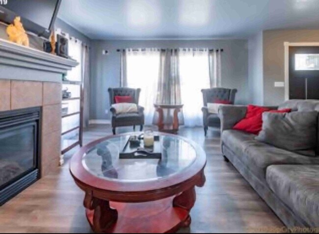 Foto del edificio - 10210 SE Reedway St