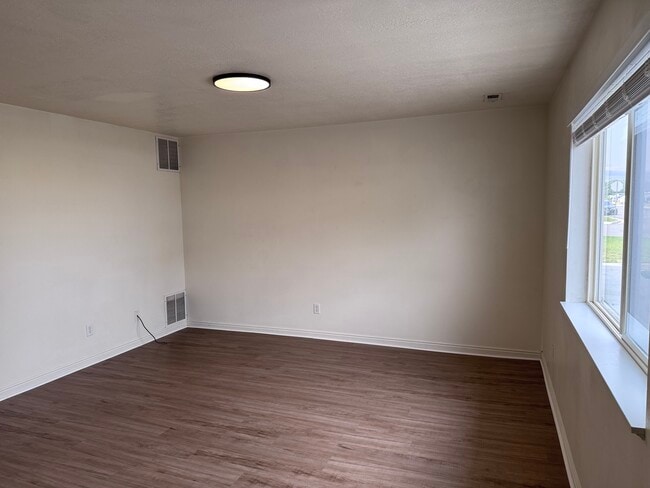 Building Photo - 2455 W 450 N