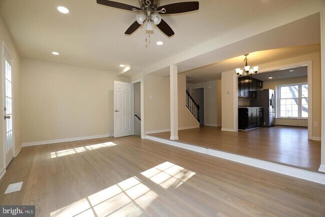 Foto del edificio - 8006 Harbor Pl