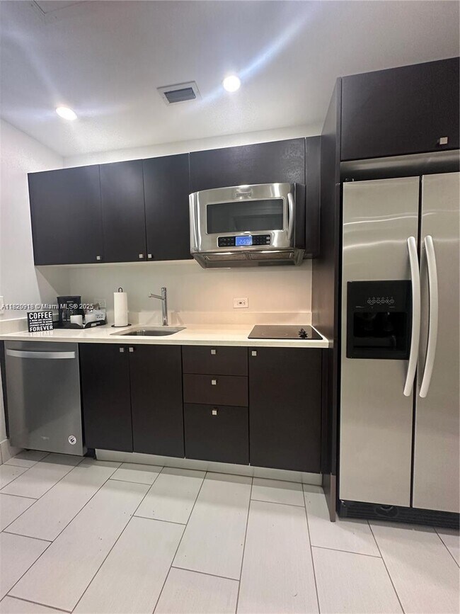 Foto del edificio - 5300 NW 87th Ave
