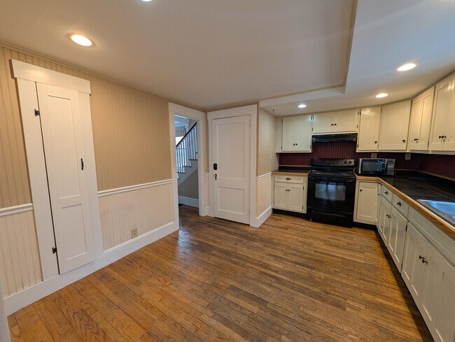 Foto del edificio - 30 Pleasant St