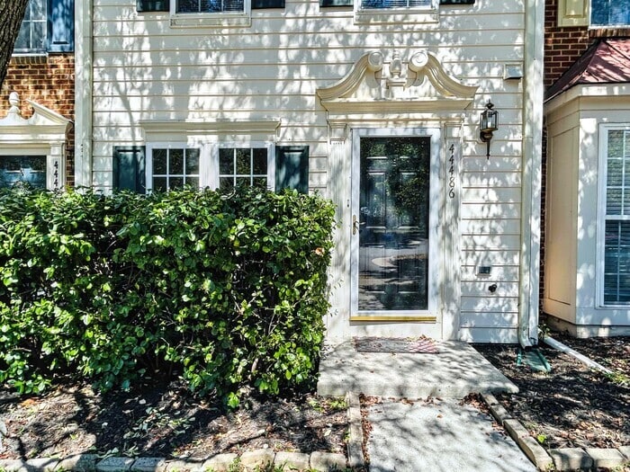 Primary Photo - 44486 Potter Terrace