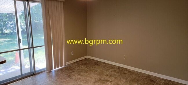 Building Photo - 3 BD, 2 BA, Home in Jacksonville