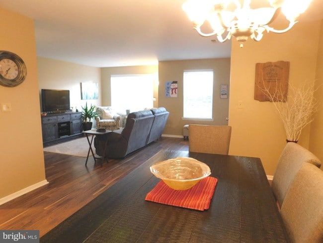 Building Photo - 104 Yellowwood Ct