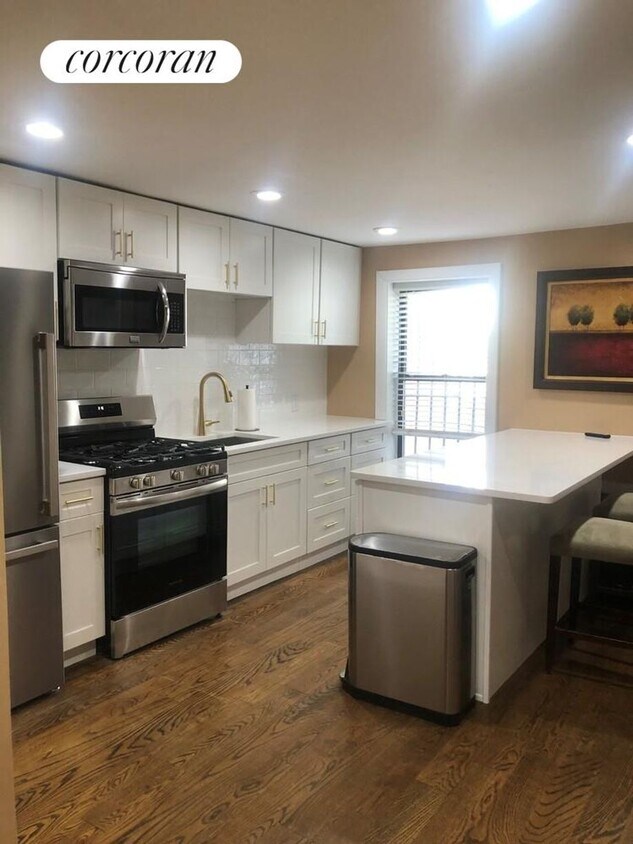 Foto principal - 1039 Herkimer St