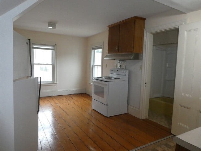 Foto del edificio - 231 Pleasant St