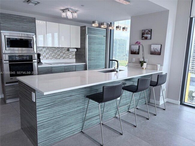 Foto del edificio - 460 NE 28th St