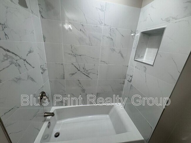 Building Photo - 4143 S Wabash Ave