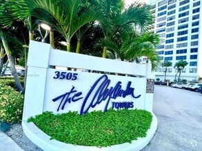 Building Photo - 3505 S Ocean Dr