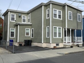 Building Photo - 79 Blossom St