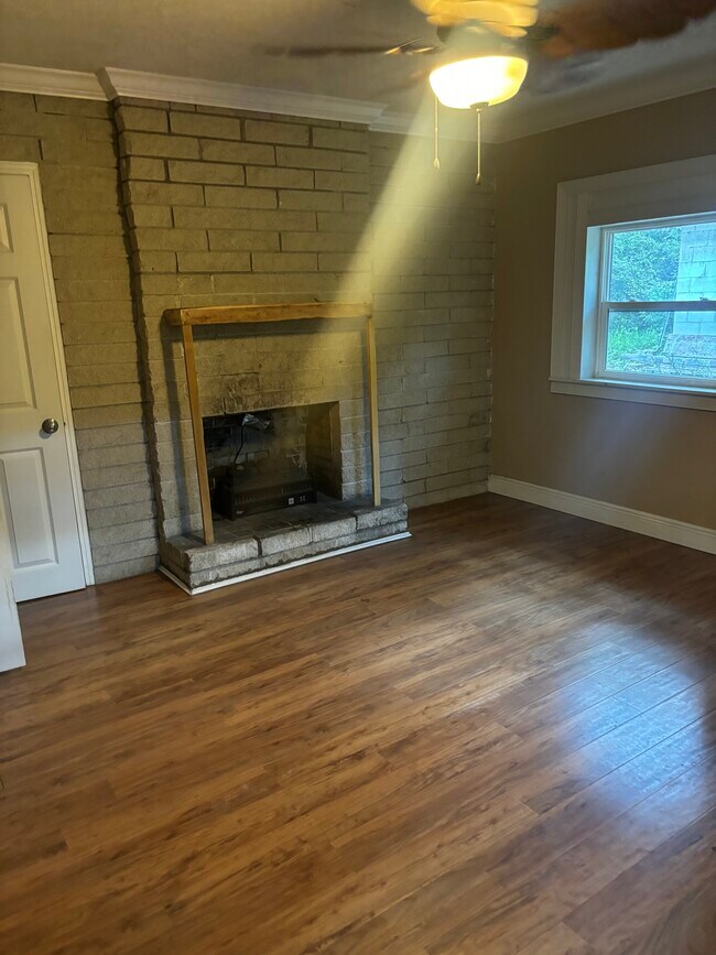 Building Photo - 1818 FL-79