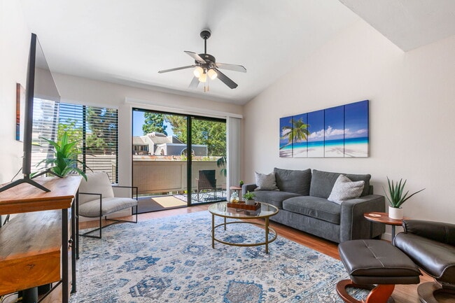 Foto del edificio - 1075 Shadowridge Dr