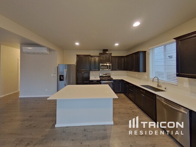 Foto del edificio - 8816 56th Pl NE