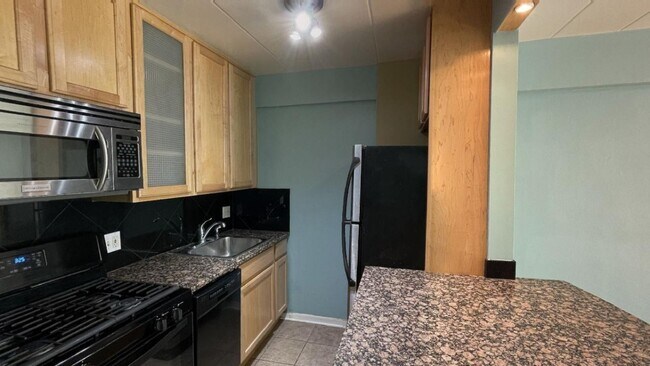 Foto del edificio - 5616 N Kenmore Ave