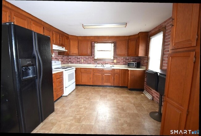 Building Photo - 1129 CT-169