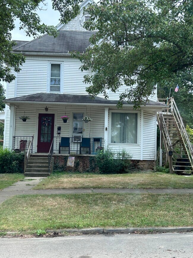 Foto del edificio - 413 Pleasant St