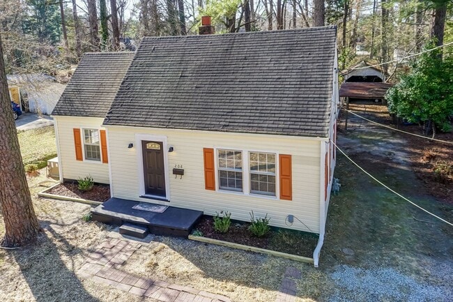 Building Photo - Amazingly large 2 bedroom home with fenced yard!