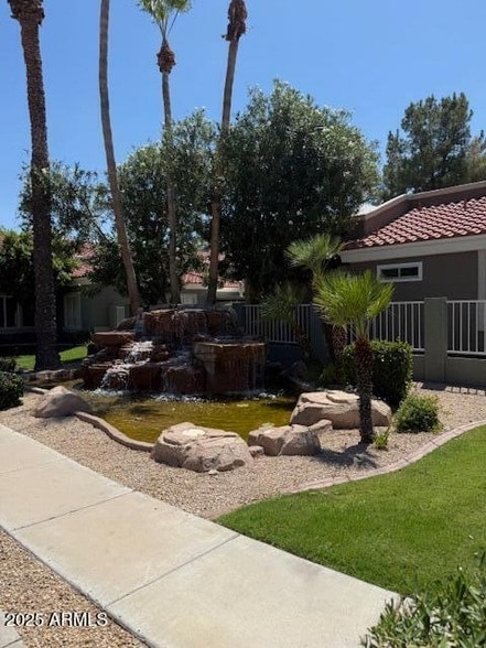 Building Photo - 2929 W Yorkshire Dr