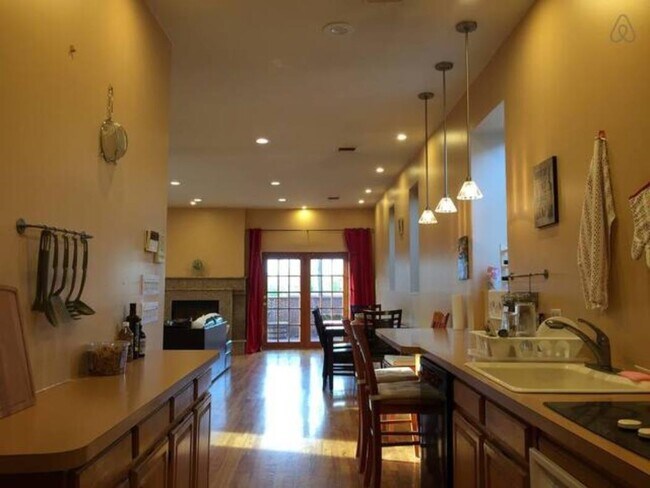 Foto del edificio - 4523 Harrison Pl