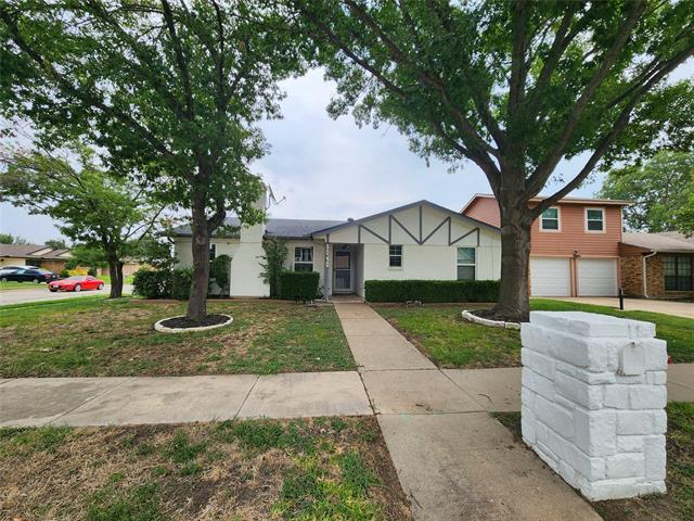 Foto principal - 8040 Berrybrook Dr