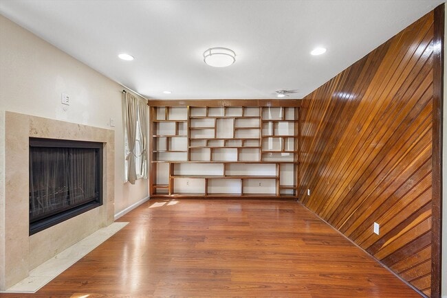Building Photo - 1824 9th St