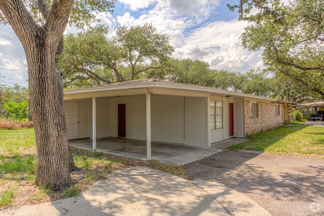 Building Photo - Woodland Apartments