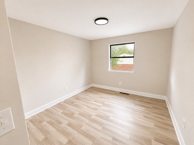 Foto del edificio - 599 Ashwood Rd