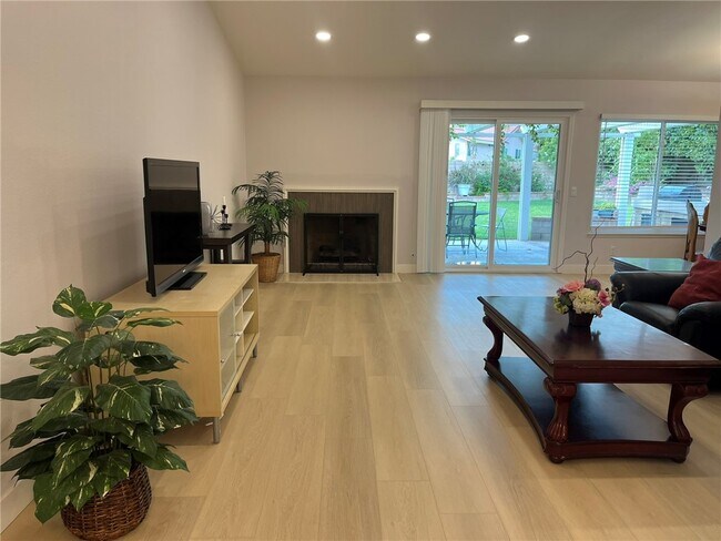 Building Photo - 22521 Cello Dr