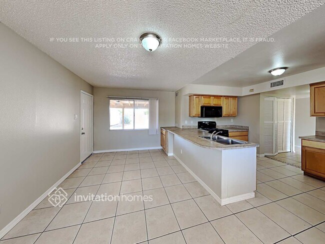 Foto del edificio - 4630 W Marshall Ave