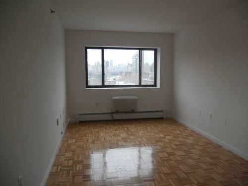 Primary Photo - 3164 21st St