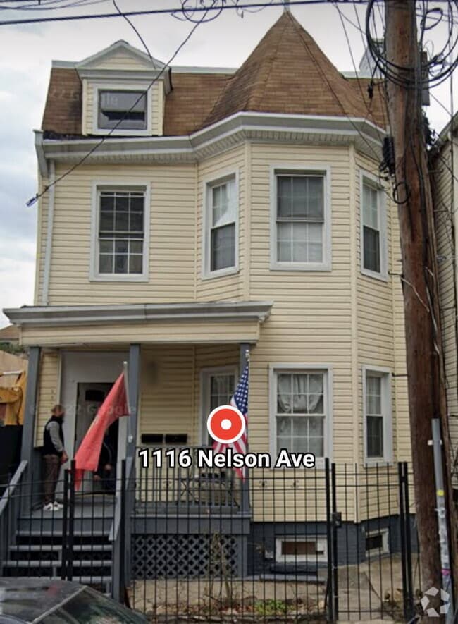 Building Photo - 1116 Nelson Ave