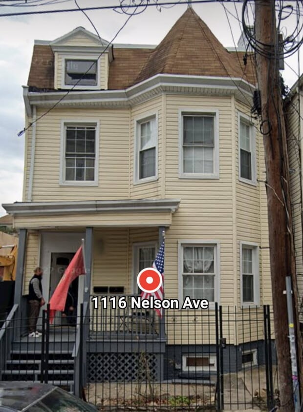 Primary Photo - 1116 Nelson Ave