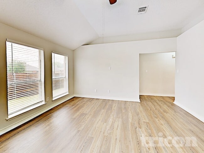 Building Photo - 7032 Rovato Dr