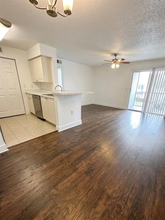 Foto del edificio - 1218 Bermuda Lakes Ln