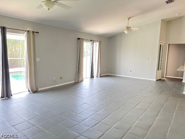 Foto del edificio - 9794 Country Oaks Dr