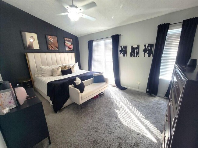 Foto del edificio - 1319 Revelstoke Cove