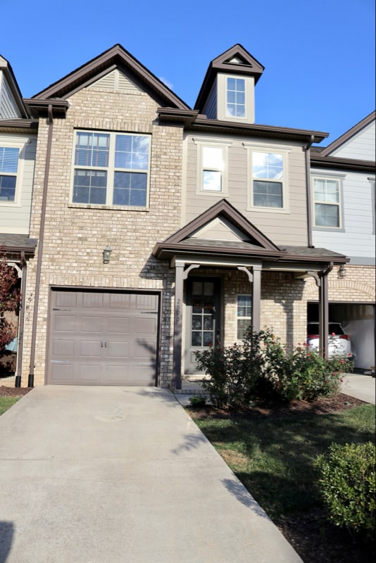 Primary Photo - 2595 Wellesley Square Dr