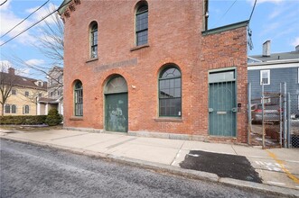 Building Photo - 4 Pallas St