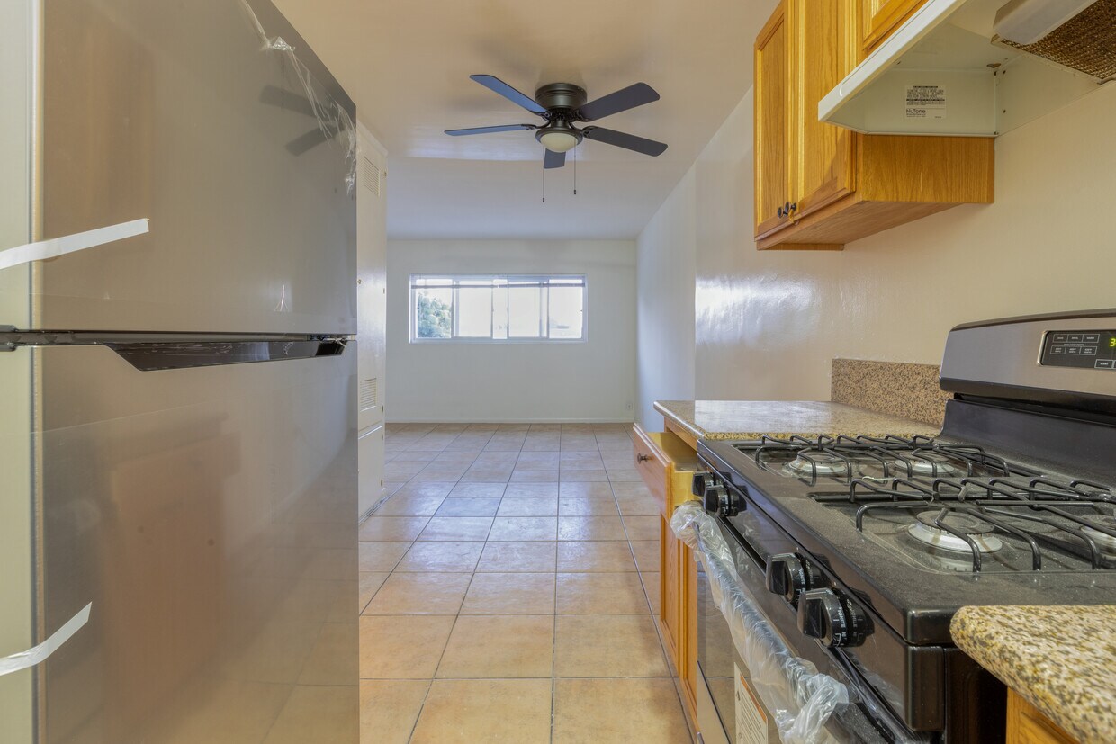 Foto principal - 15741 Blaine Ave