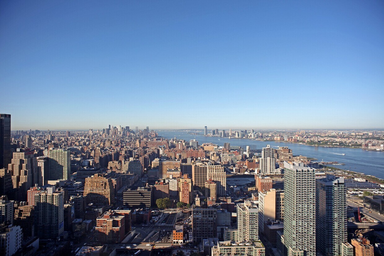 Primary Photo - 450 W 42nd St