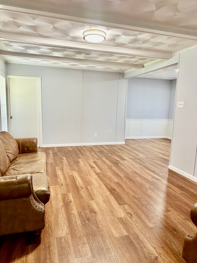 Building Photo - 3414 Hillsdale Ln