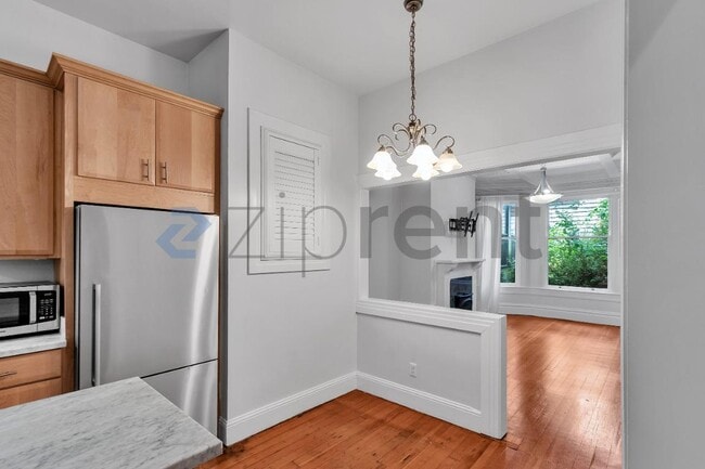 Building Photo - Unit 2
