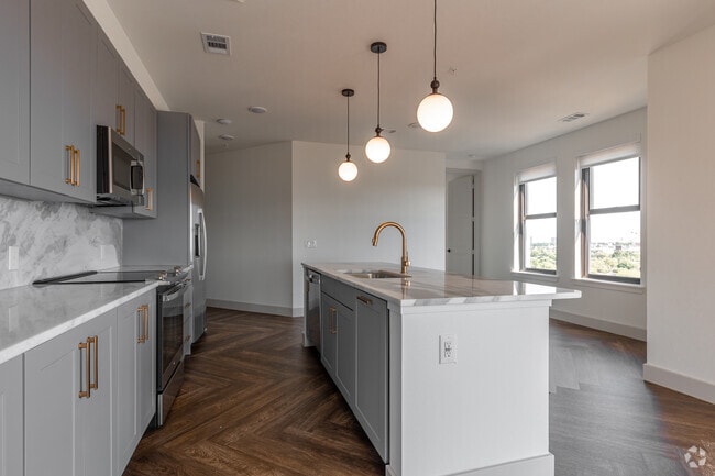 C01 - Kitchen - Katy Trail Uptown