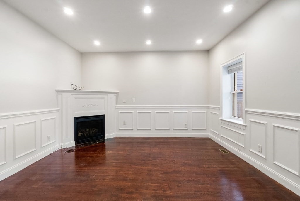 Foto principal - 110 N St