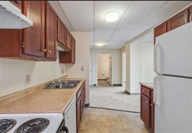 Building Photo - 1015 Elm St