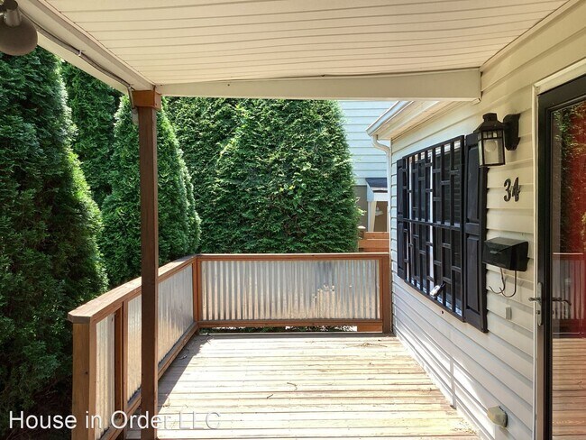 Foto del edificio - 2 br, 1 bath House - 34 Erskine Ave.