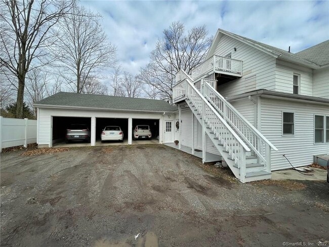 Building Photo - 12 Maple St