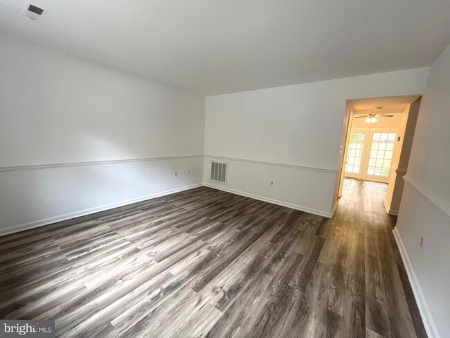 Foto del edificio - 255 Farrell Ln