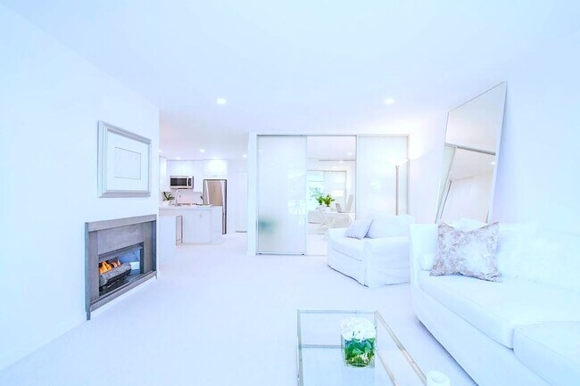 Foto del edificio - 11645 Montana Ave