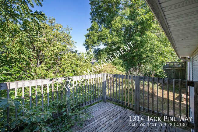 Foto del edificio - 1314 Jack Pine Way